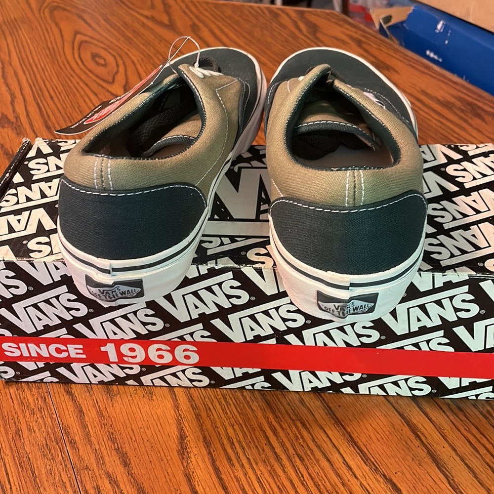 Vans Off-the-wall Era style sneaker, unisex, M5.5, W7. Darkest spruce/Moss Gray - Picture 4 of 15